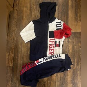 Boys Tommy Hilfiger hoodie & sweat pants 
Size 8/10